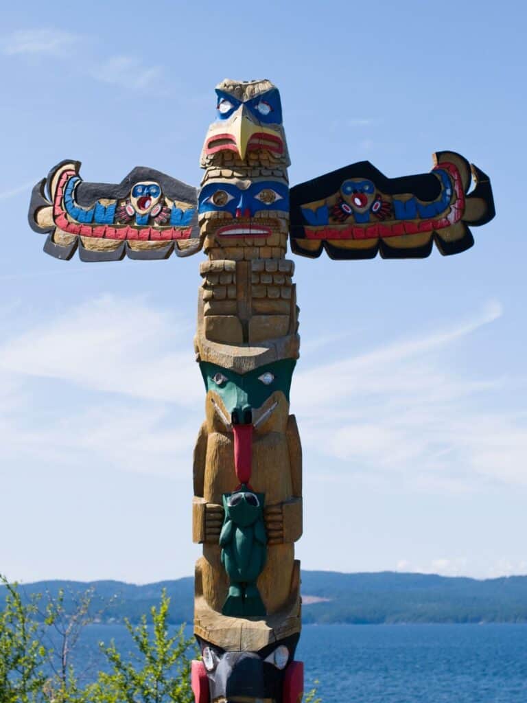 spirit animal totem pole 